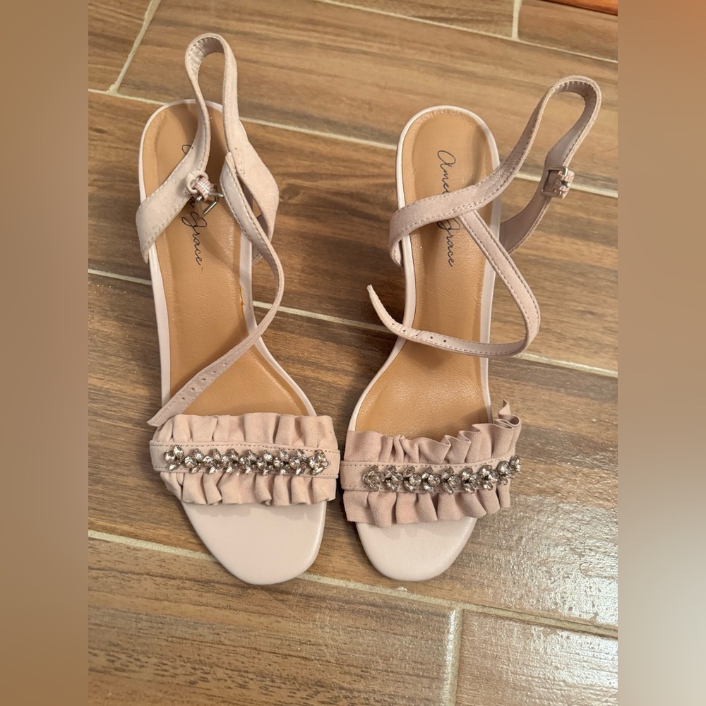 Amelia Grace heeled sandals in blush